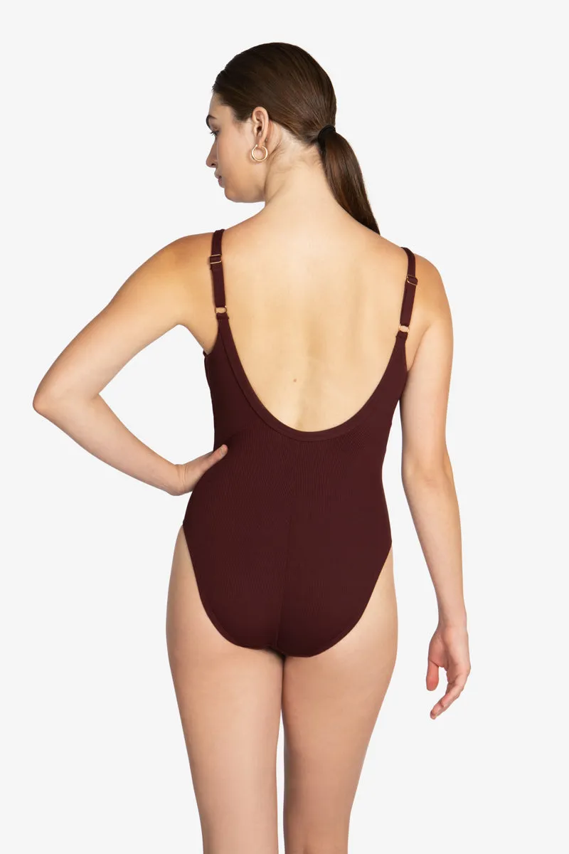 AMY V-NECK ONE PIECE