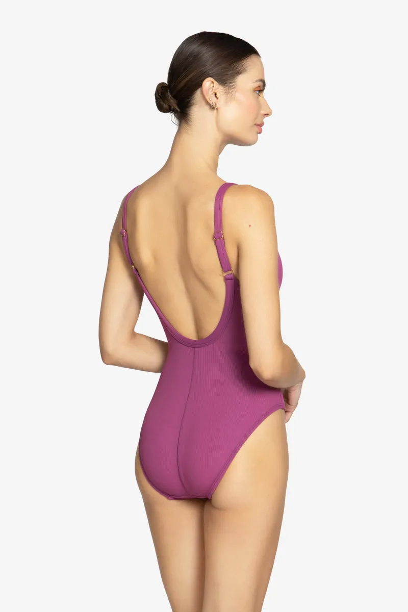 AMY V-NECK ONE PIECE