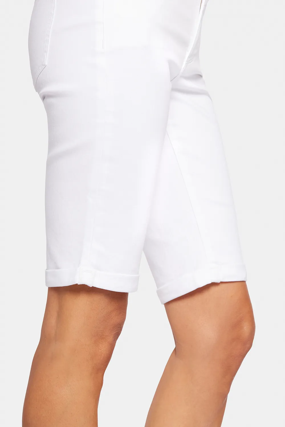 Briella Twill Shorts In Petite - Optic White