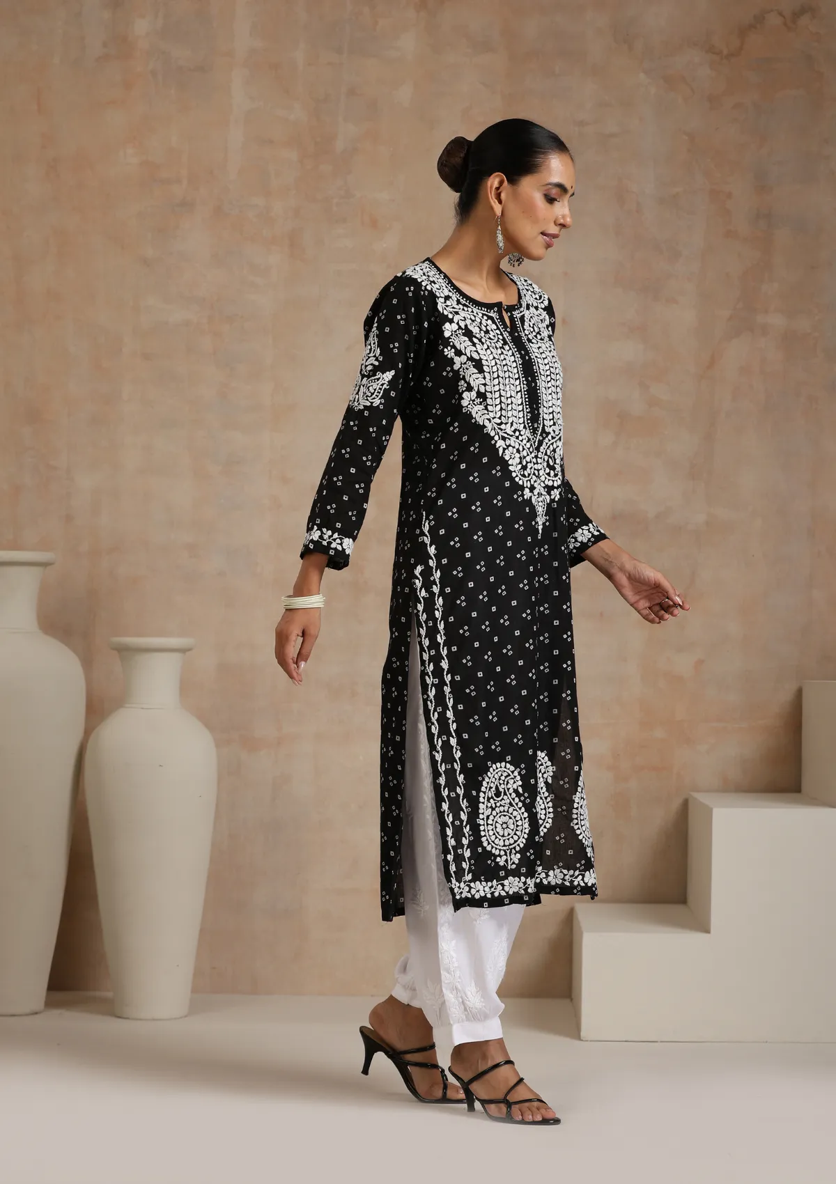 Naji Chikankari Mulmul Straight Kurta