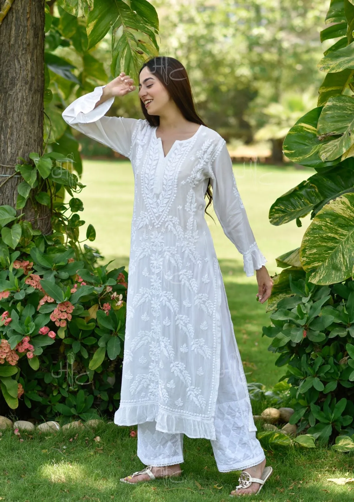 Nora Chikankari Muslin Straight Kurta