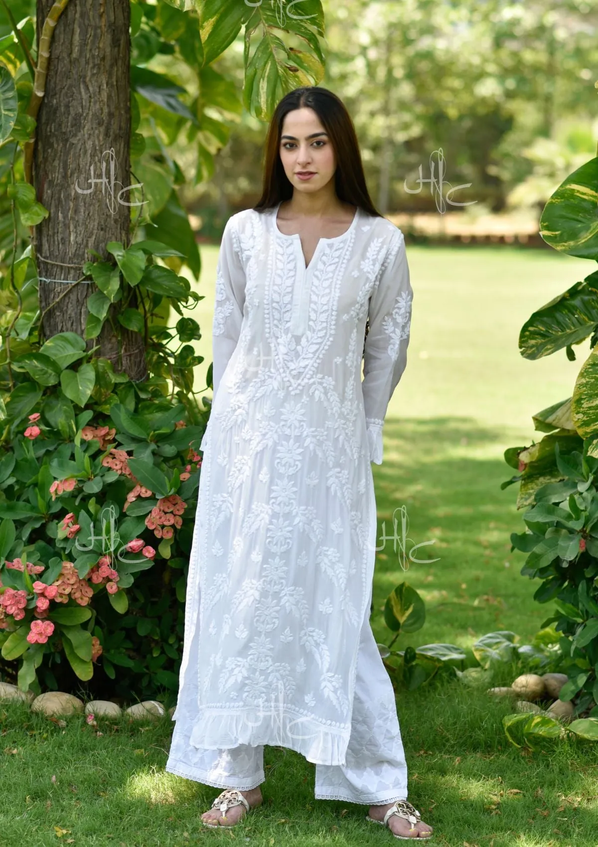 Nora Chikankari Muslin Straight Kurta