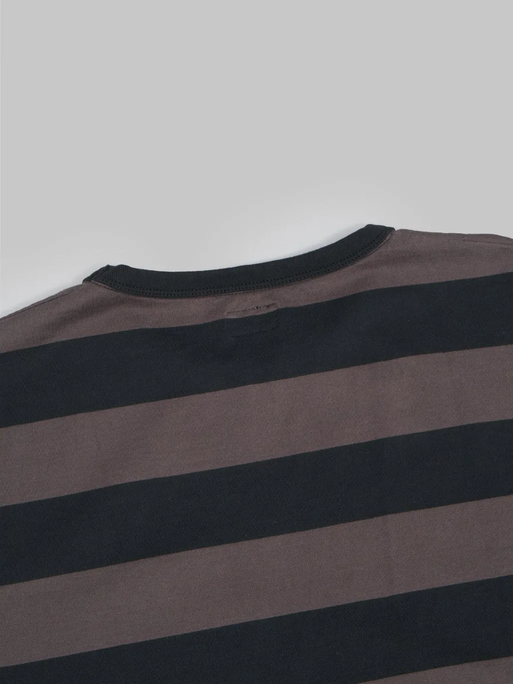 The Flat Head Loopwheeled Border T-Shirt Black/Charcoal