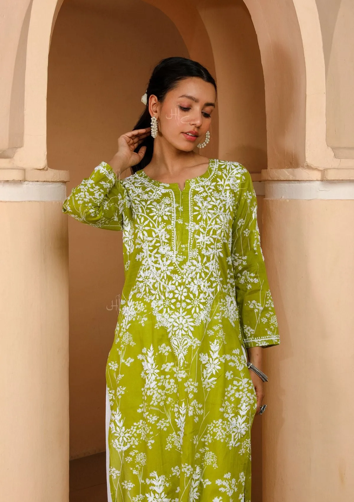 Zainab Chikankari Mulmul Straight Kurta