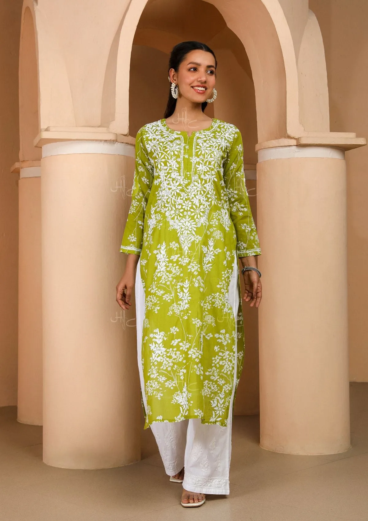 Zainab Chikankari Mulmul Straight Kurta