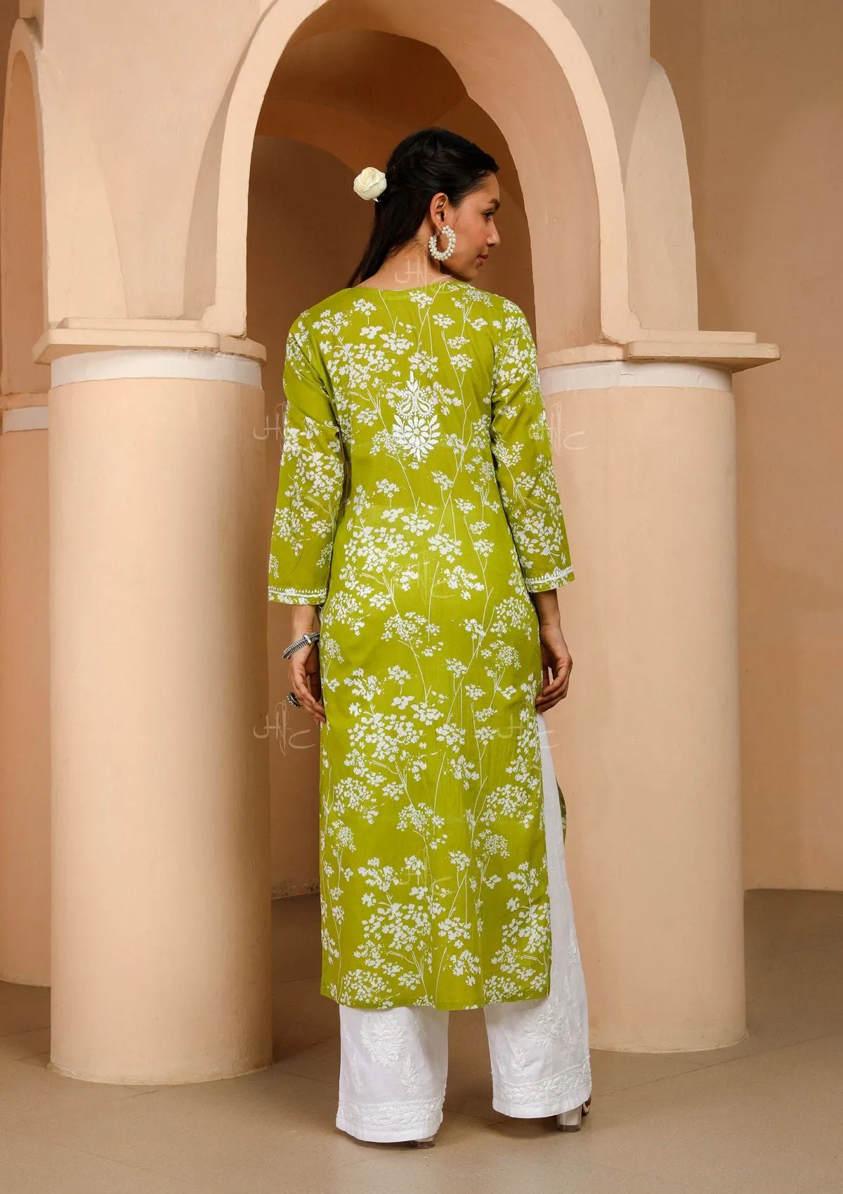 Zainab Chikankari Mulmul Straight Kurta