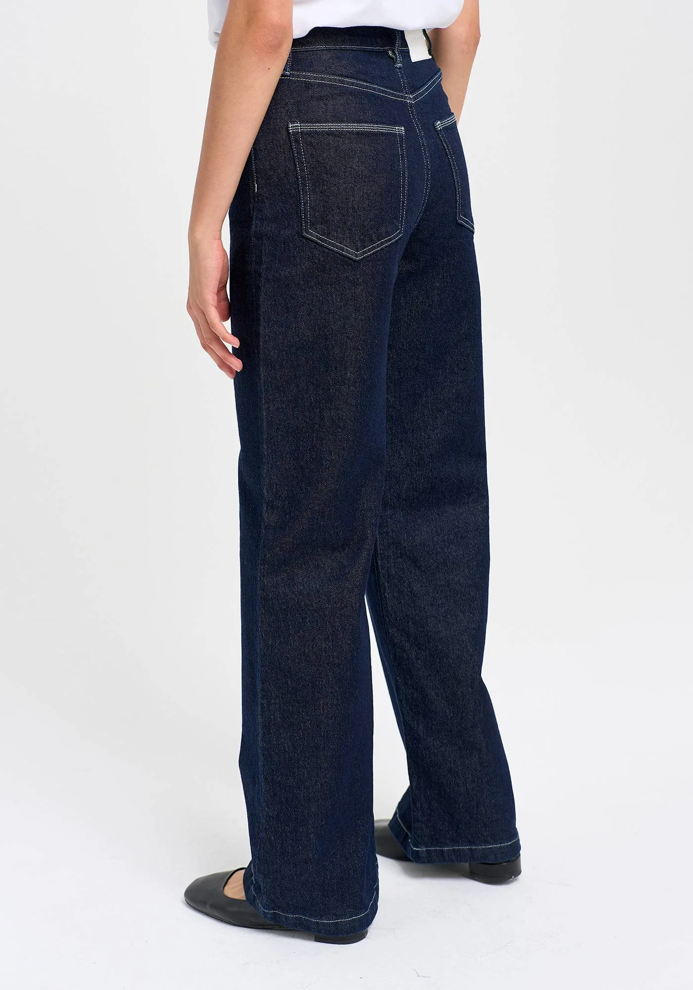 Zoe High Rise Straight Jean